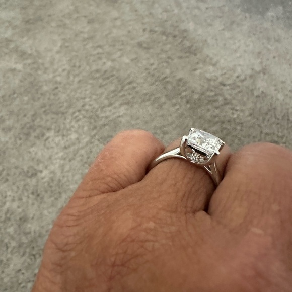 Sterling silver 4ct cubic zirconia princess cut engagement ring size 8 - Picture 2 of 2